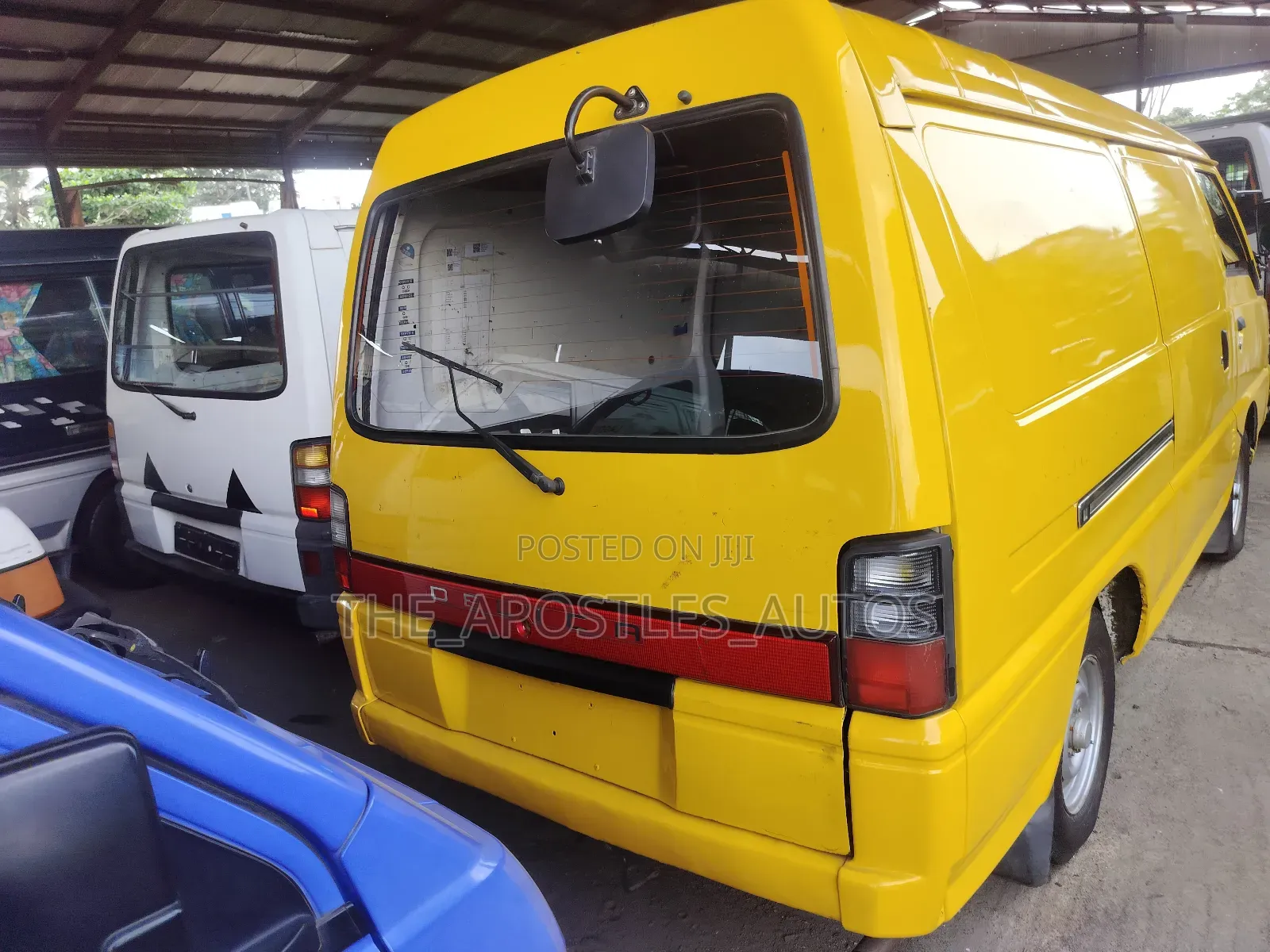 Mitsubishi Delica 2005 Yellow