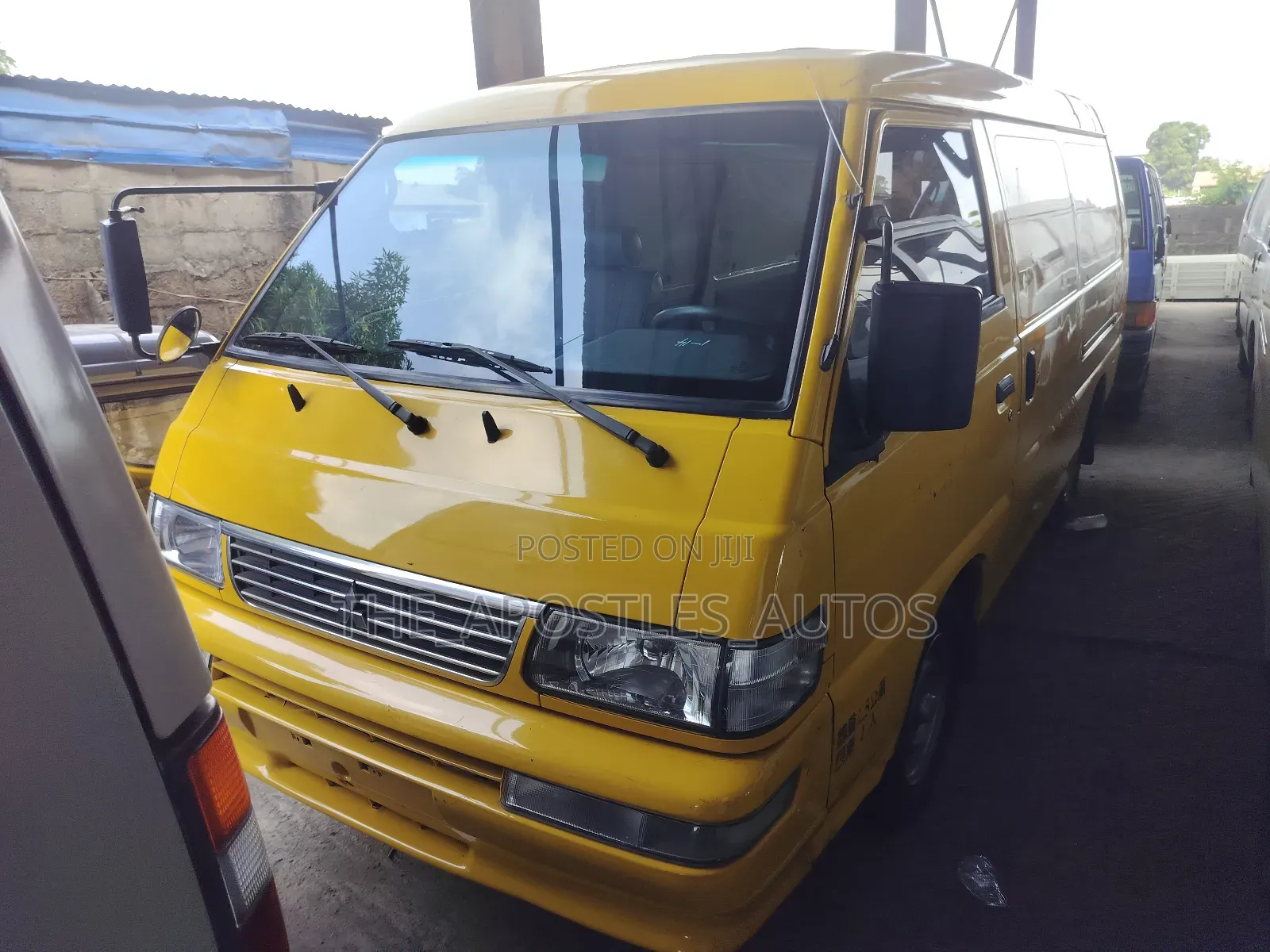 Mitsubishi Delica 2005 Yellow
