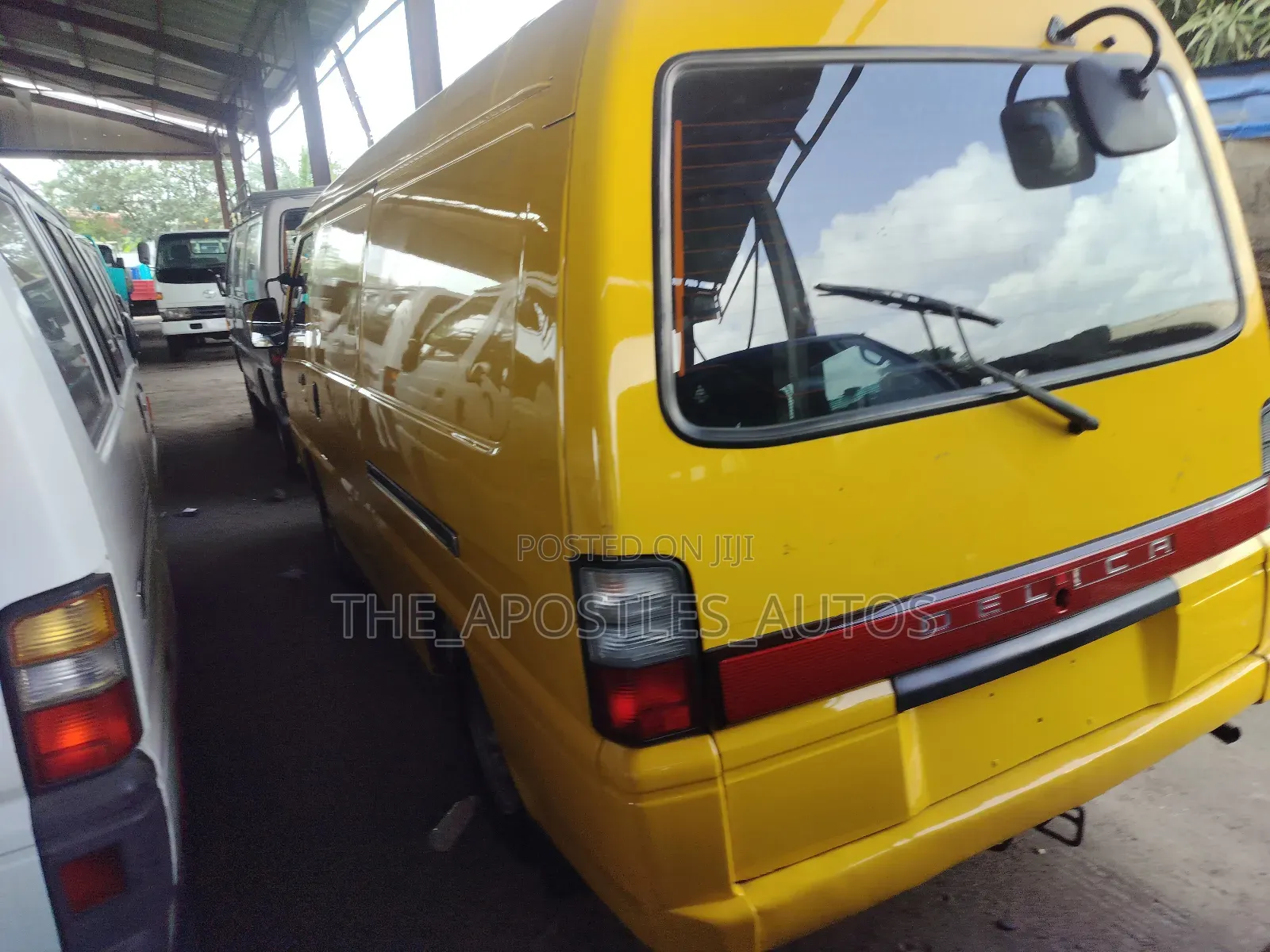 Mitsubishi Delica 2006 Yellow