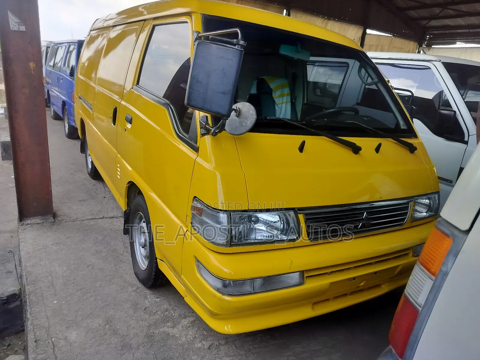 Mitsubishi Delica 2008 Yellow