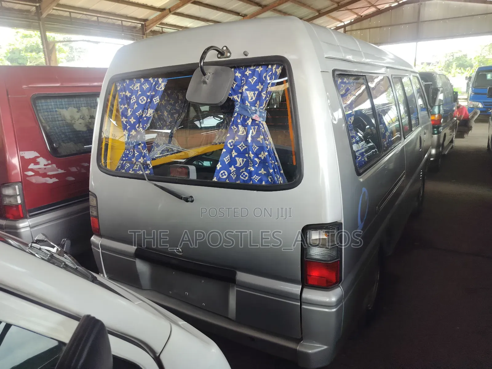 Mitsubishi Delica 2010 Silver