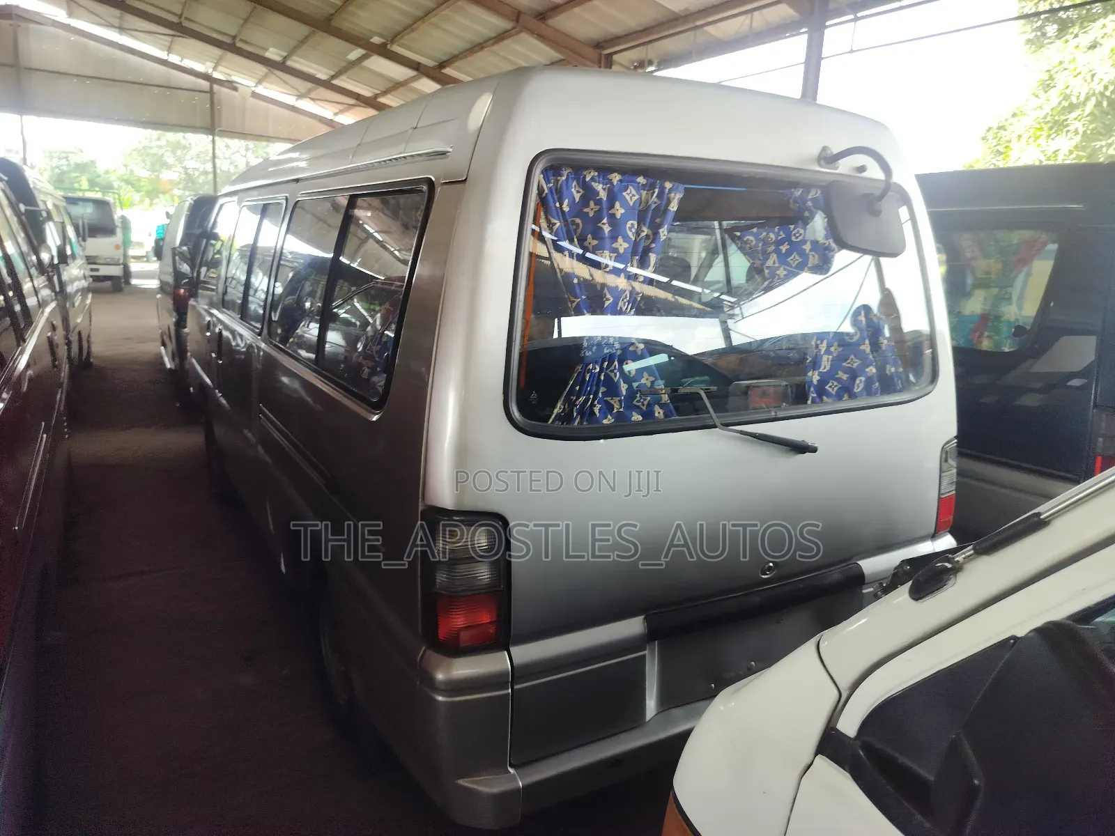 Mitsubishi Delica 2010 Silver