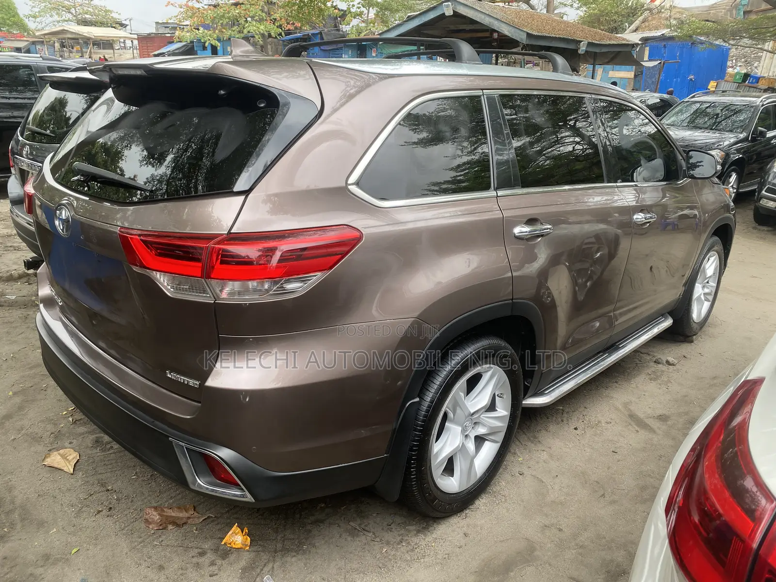 Toyota Highlander Limited 2019 Brown