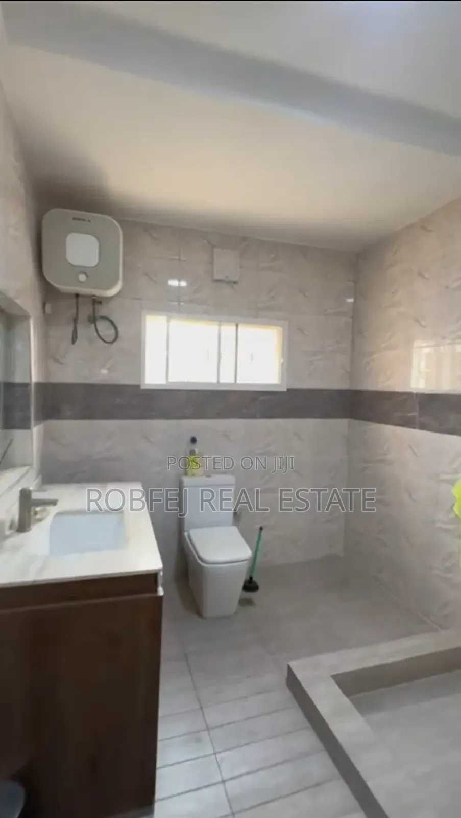 Furnished 5bdrm Duplex in Life Camp for sale