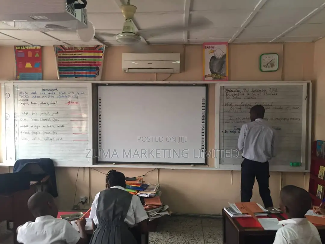 Lead Smart Interactive Board With Projector, Installation Ac