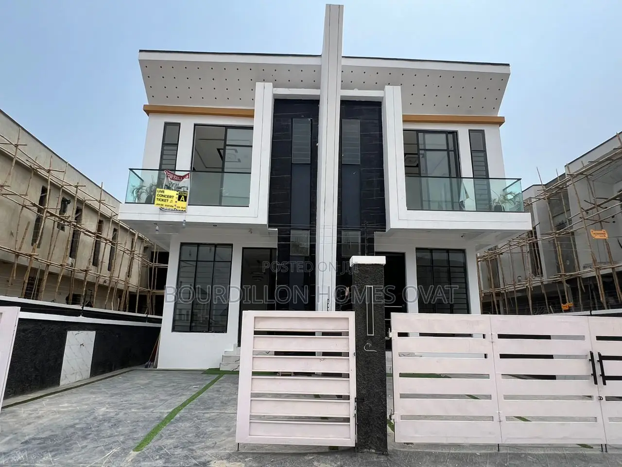 4bdrm Duplex in Ikota for sale