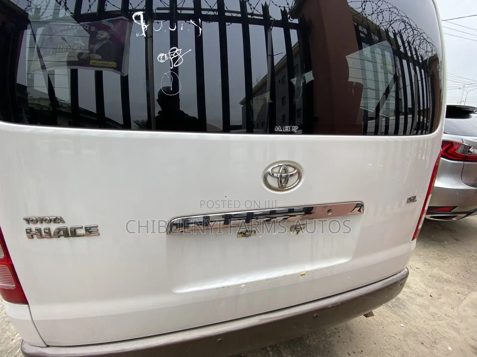 Toyota HiAce 2011 White
