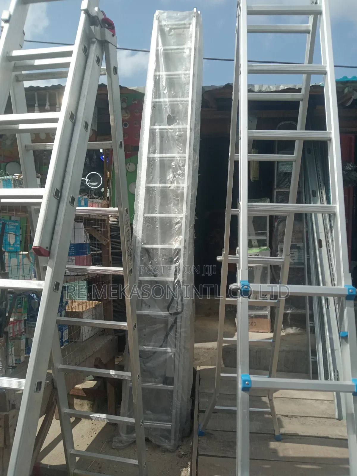 28ft Aluminum Extension Ladder (14x2)