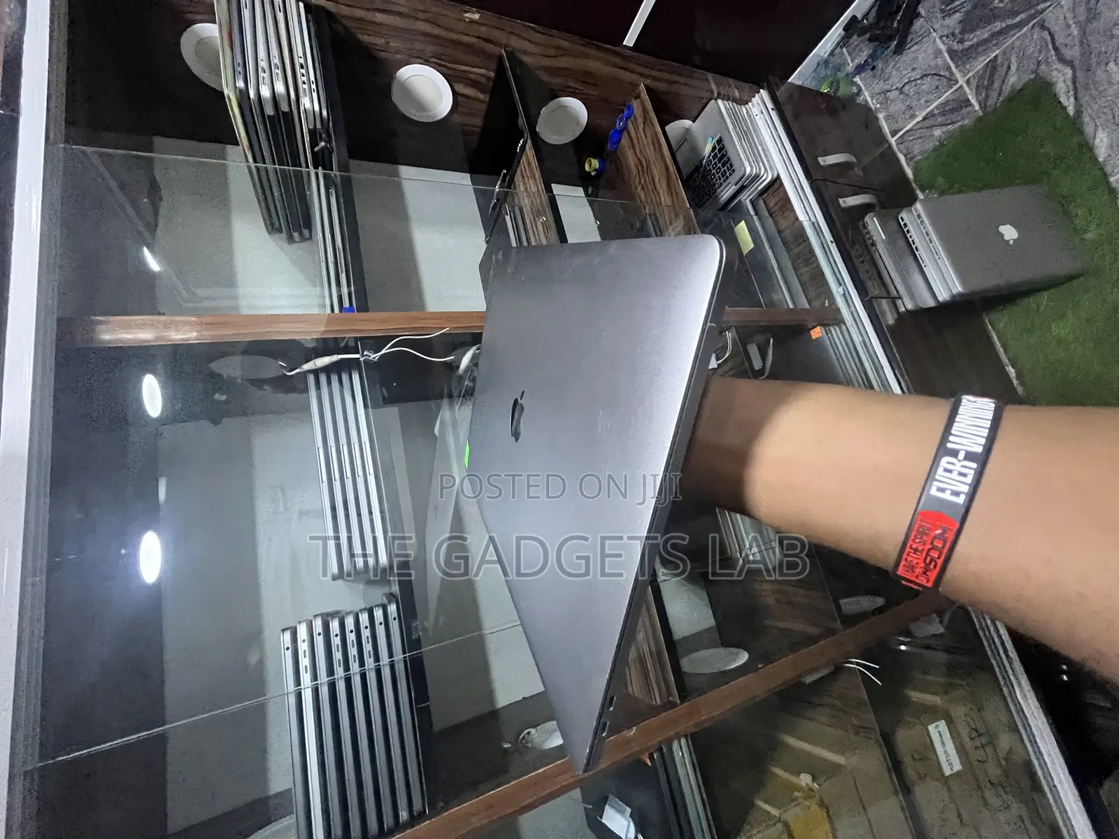 Laptop Apple MacBook Pro 2018 16GB Intel Core i9 SSD 512GB