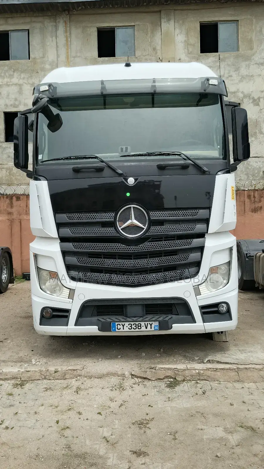 Super Clean Mercedes Benz Actros 1851
