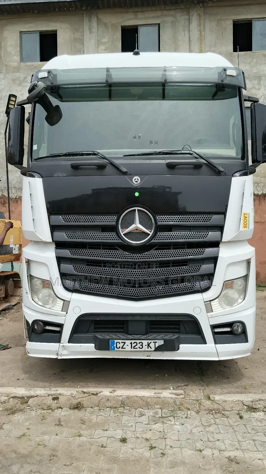 Super Clean Mercedes Benz Actros 1851