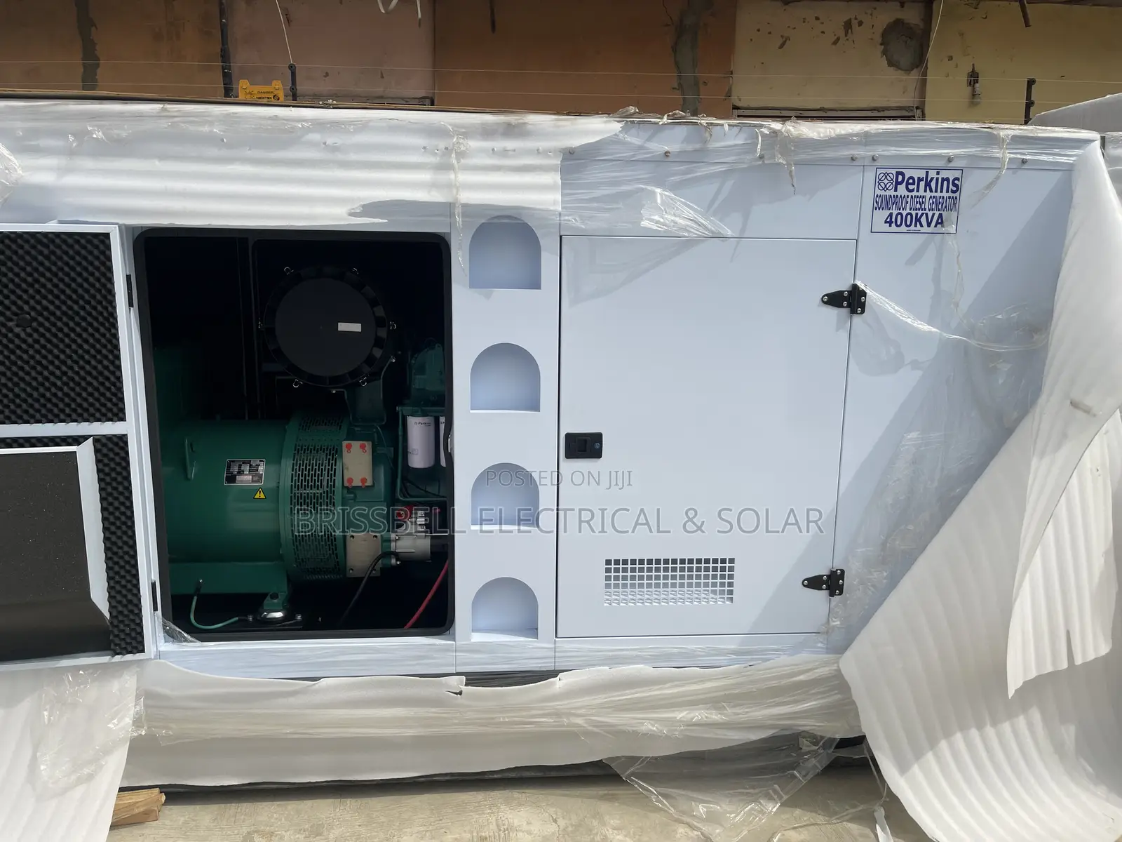 Genuine England Perkins Soundproof Diesel Generator 400kva