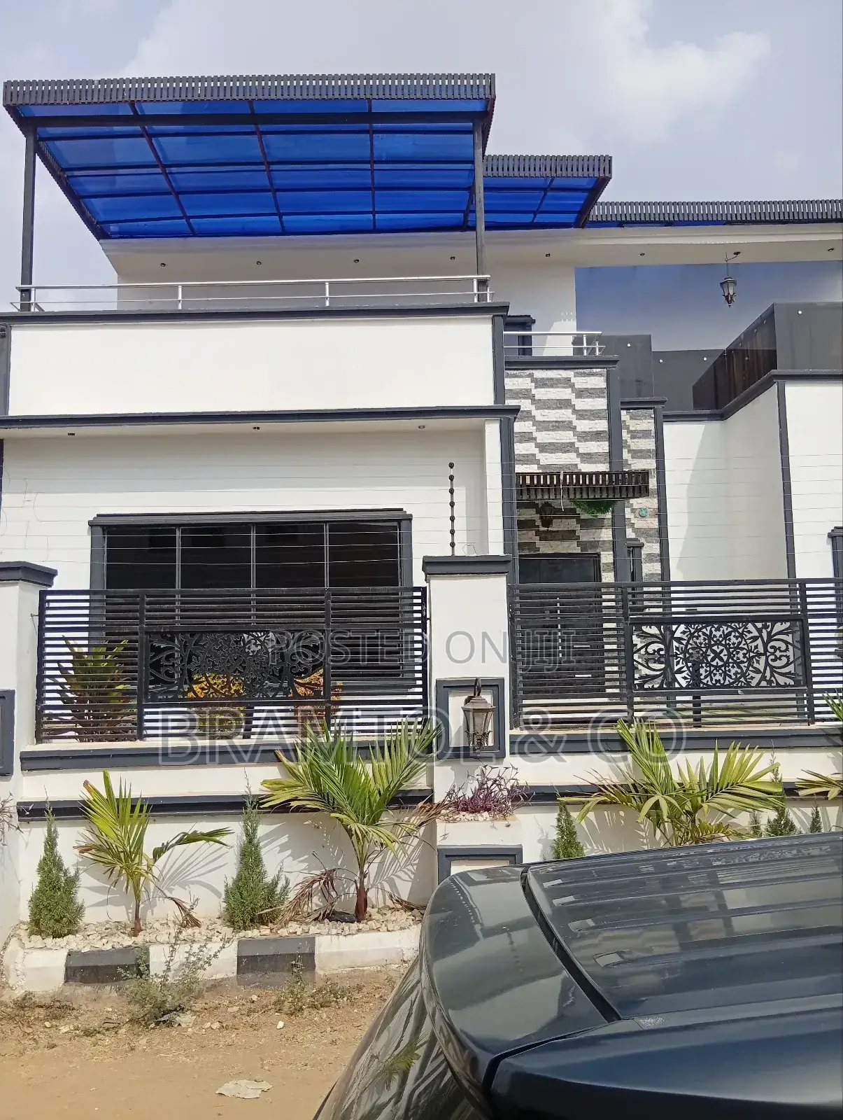 4bdrm Duplex in Sabon Lugbe for sale