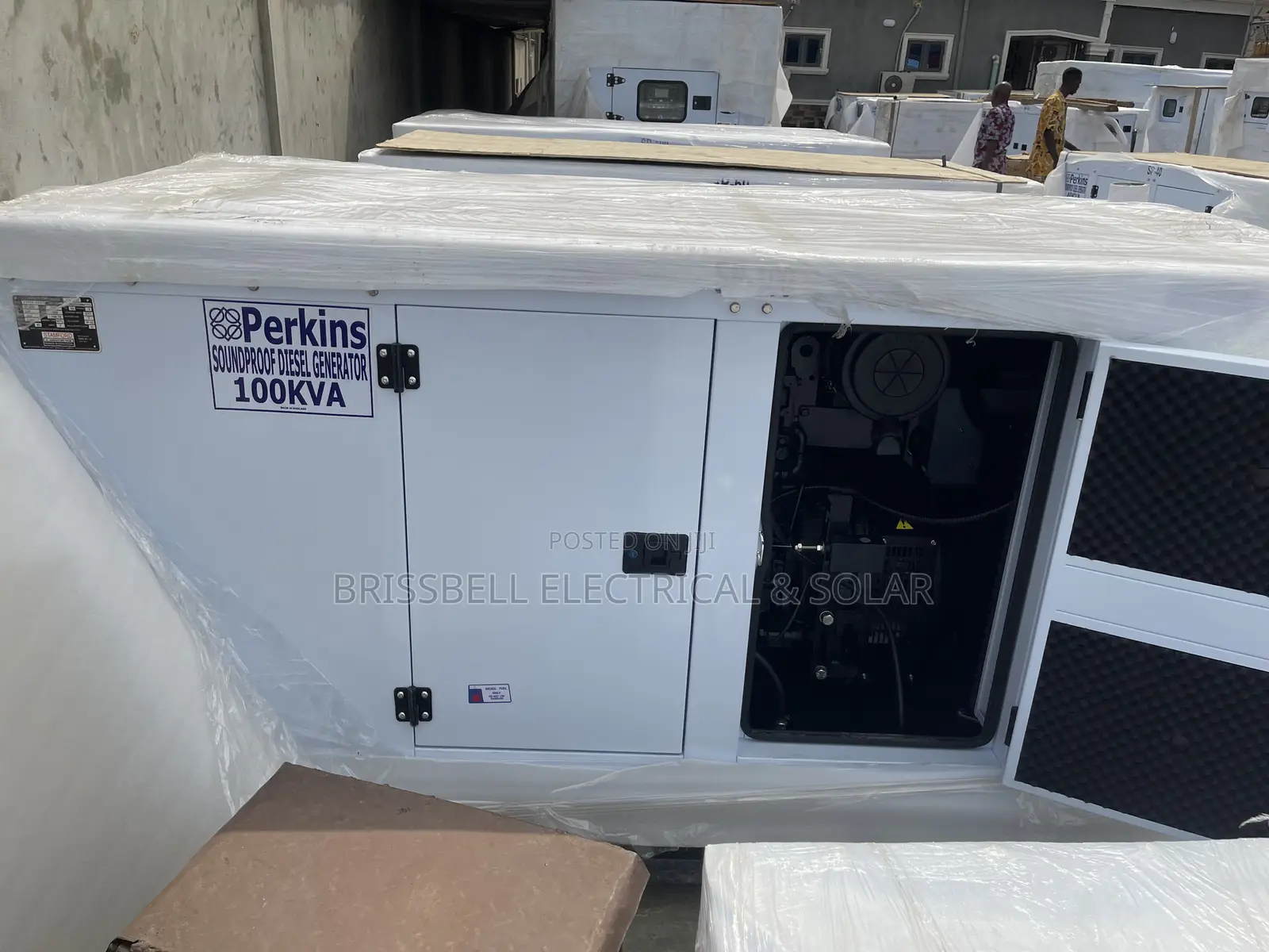Genuine England Perkins Soundproof Diesel Generator 100kva