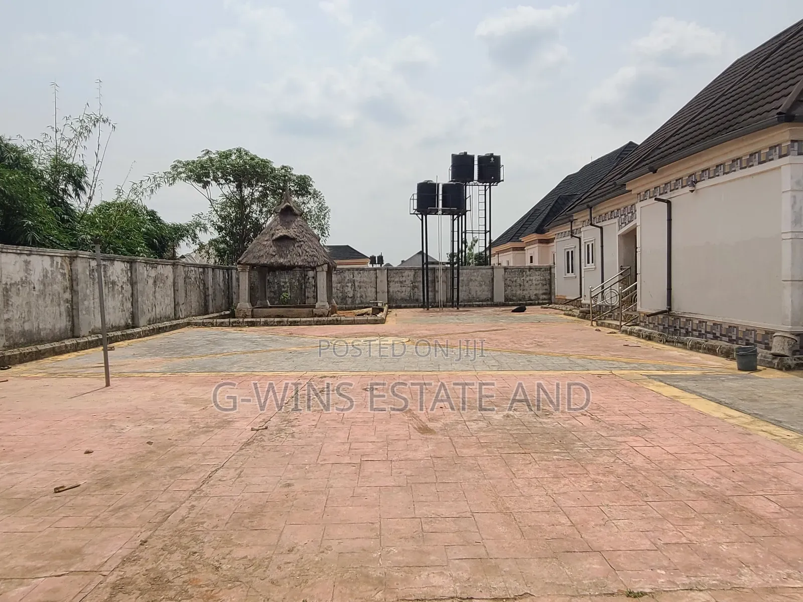 4bdrm Bungalow in Okhuoromi Off, Benin City for sale