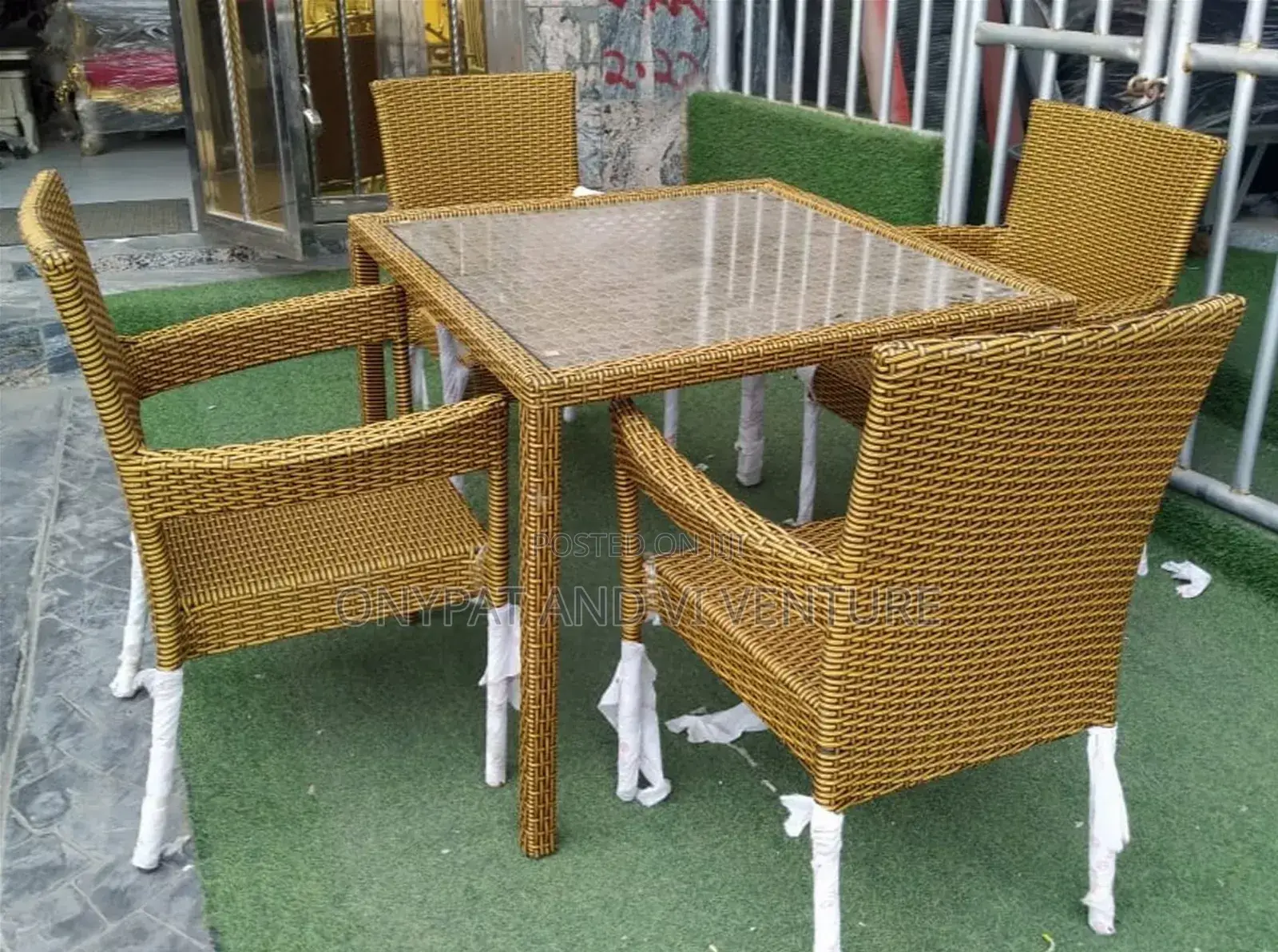 Executive Outdoor Set by 4seater With Table
