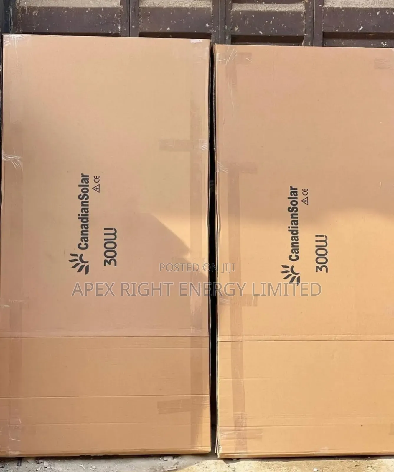 300watts Canadian Mono-crystalline Panel 72 Cells