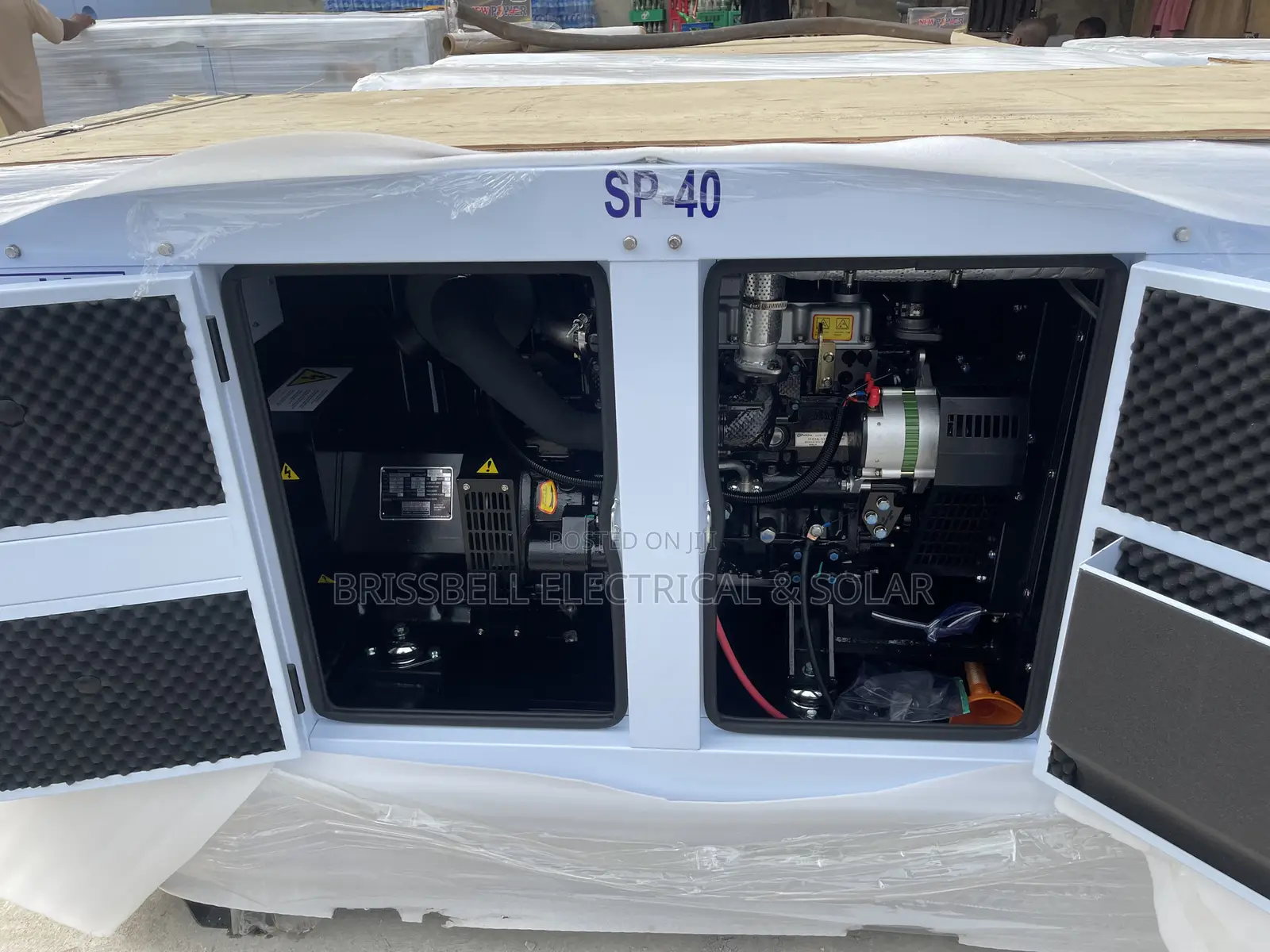 Superbly England Perkins Soundproof Diesel Generator 40kva