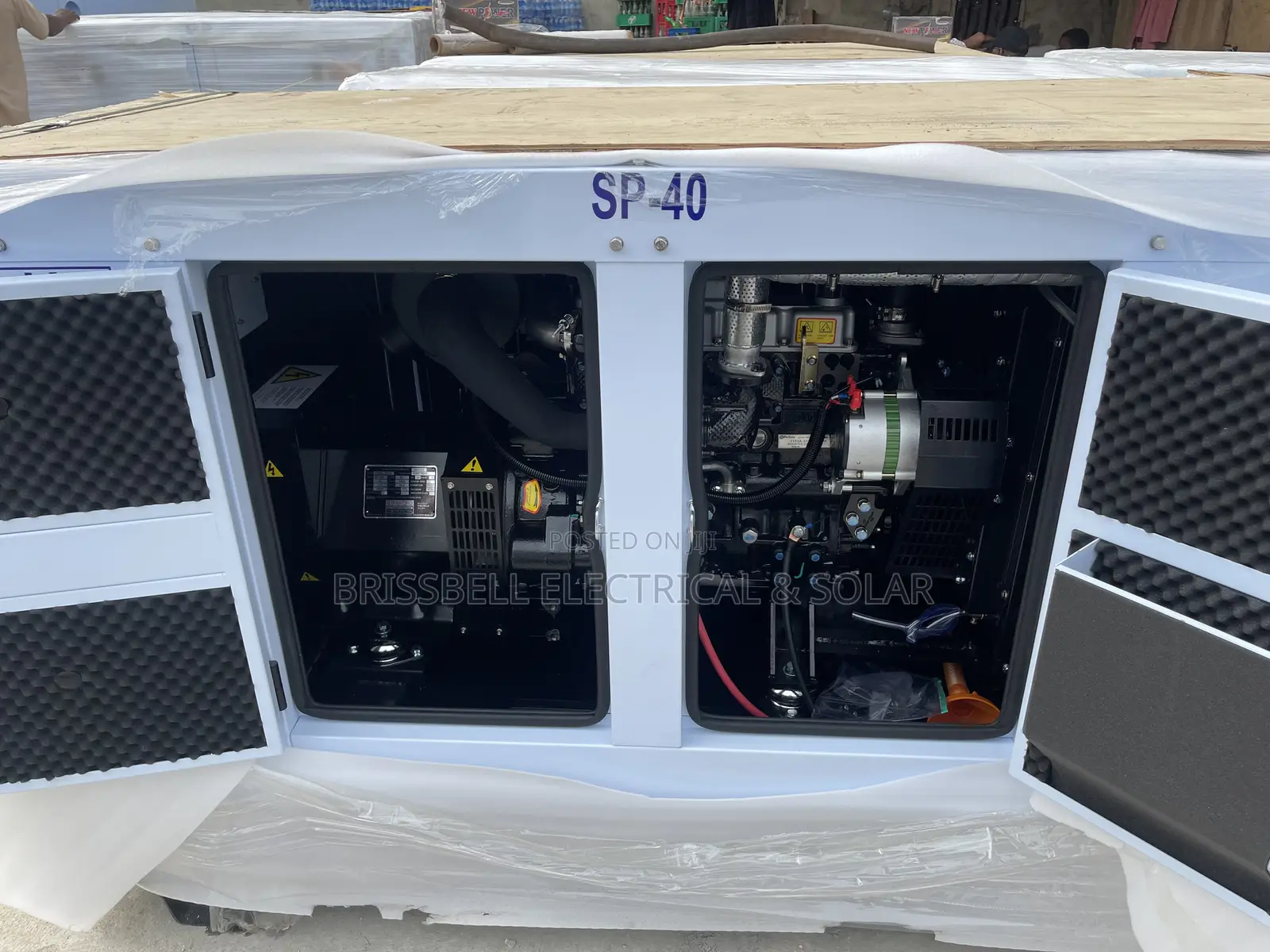 Superbly England Perkins Soundproof Diesel Generator 40kva