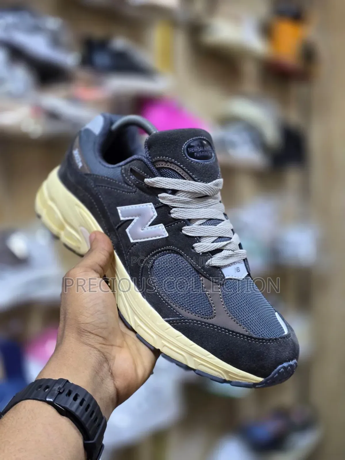 Unisex New Balance Sneakers With Lace