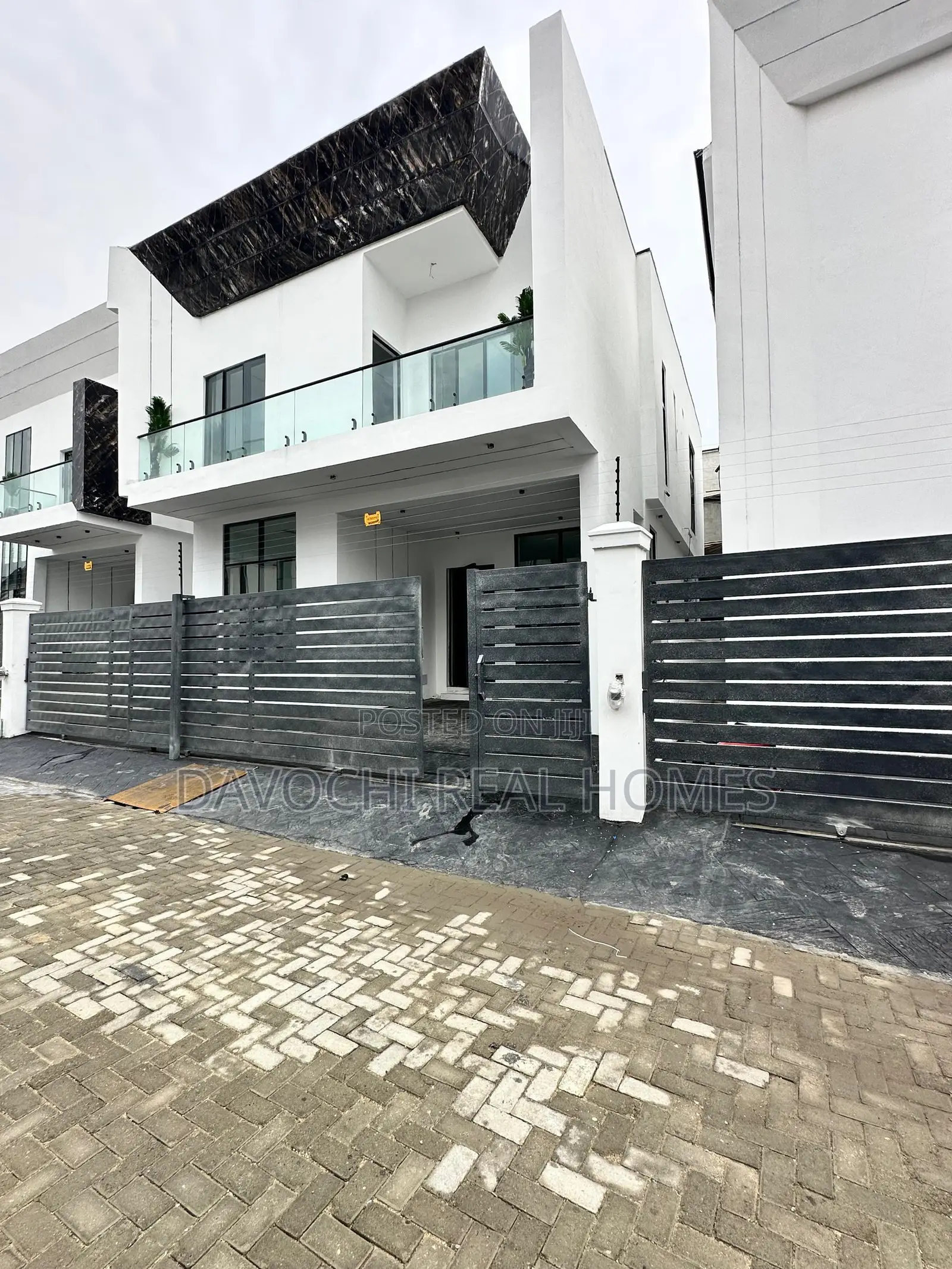 4bdrm Duplex in Orchid Road, Lekki for sale