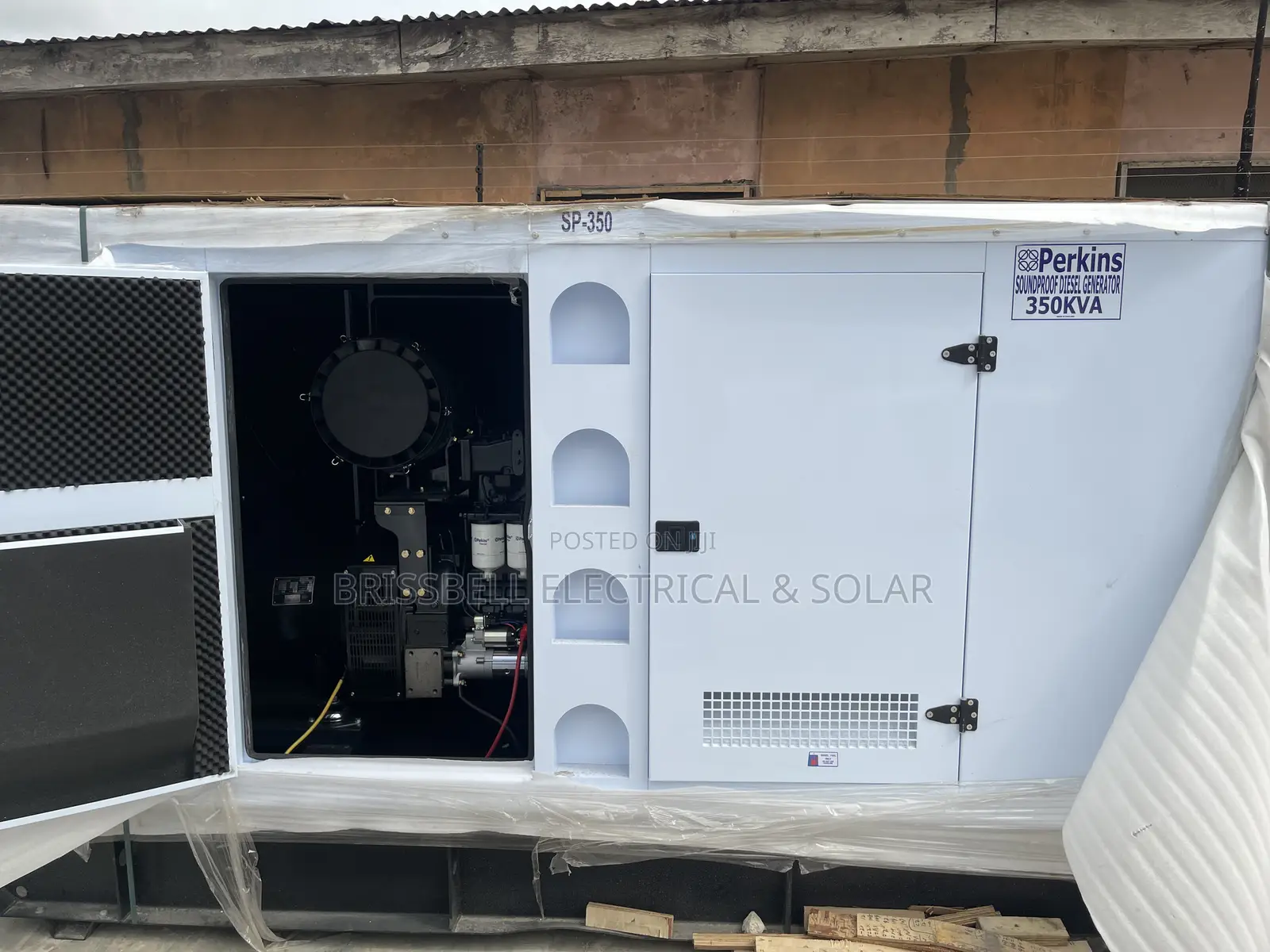 Noiseless England Perkins Soundproof Diesel Generator 350kva