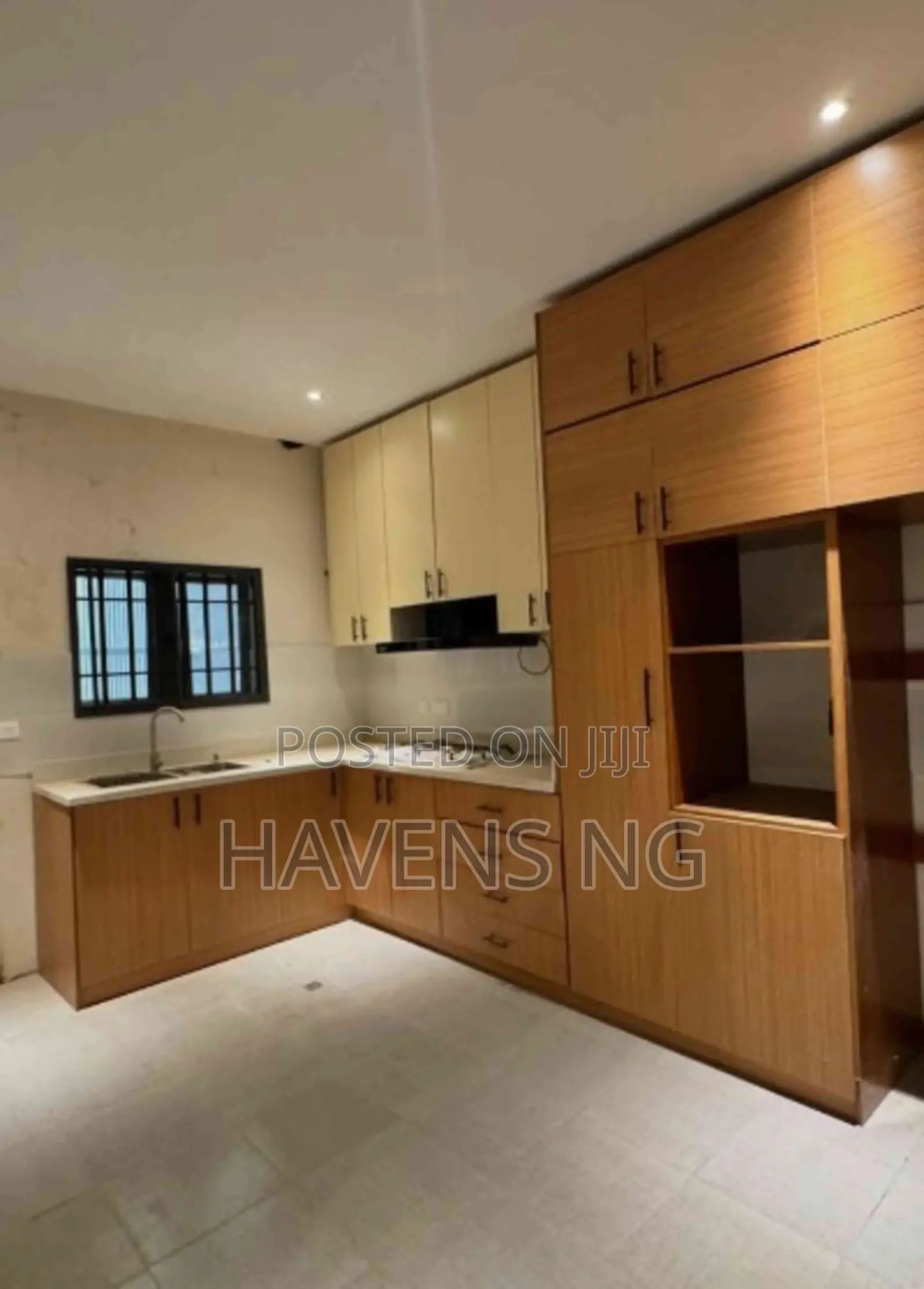 Furnished 4bdrm Duplex in Guzape for sale