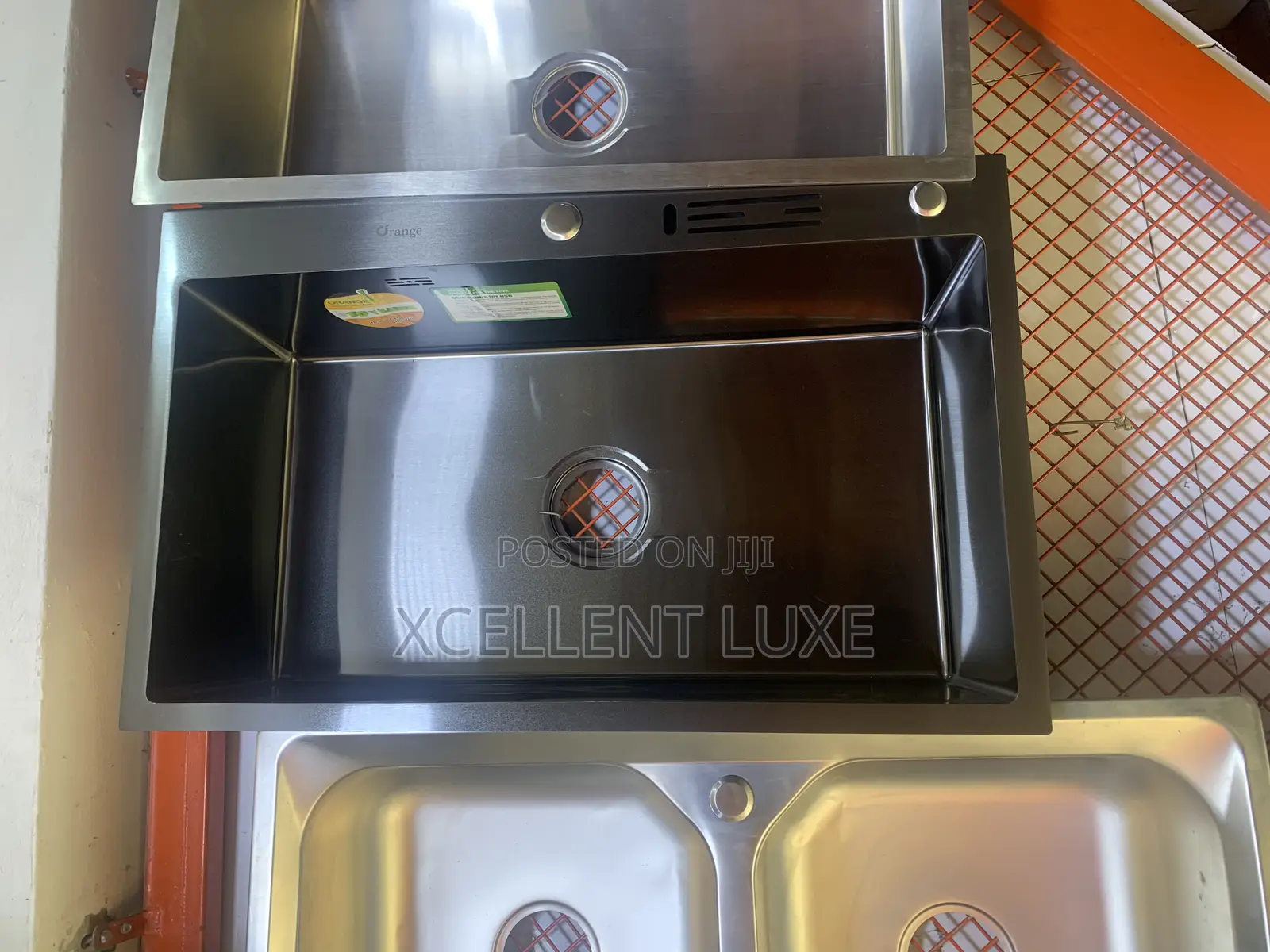 Single Bowl Sink With Drain and Soap Liquid Dispenser