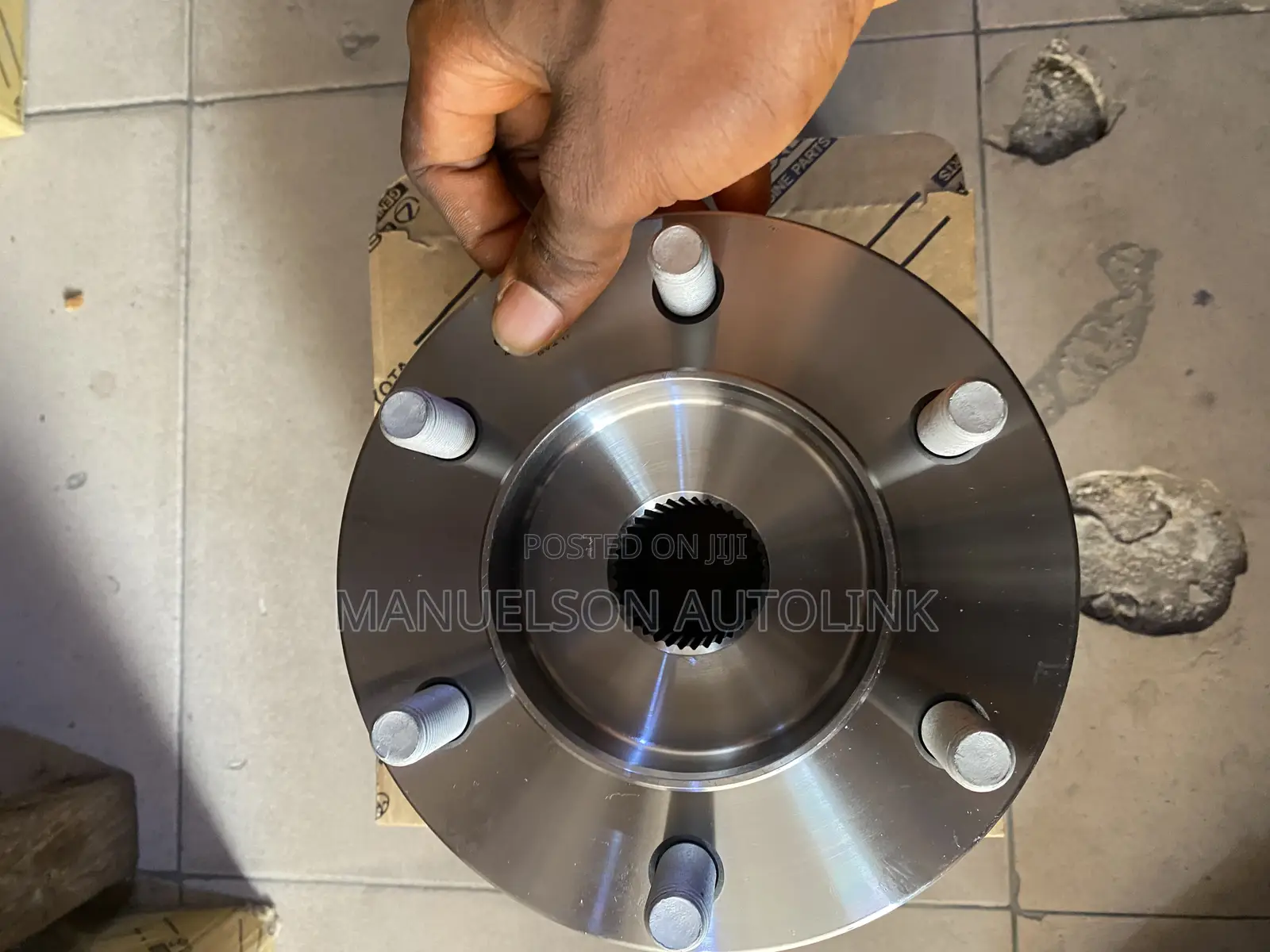 Front Hub Landcruiser,Sequoia,Tundra