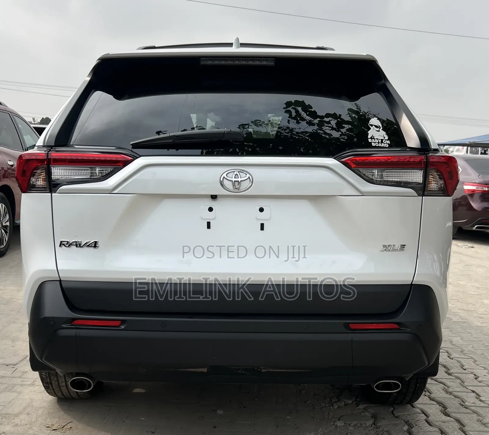 Toyota RAV4 XLE Premium AWD 2024 White