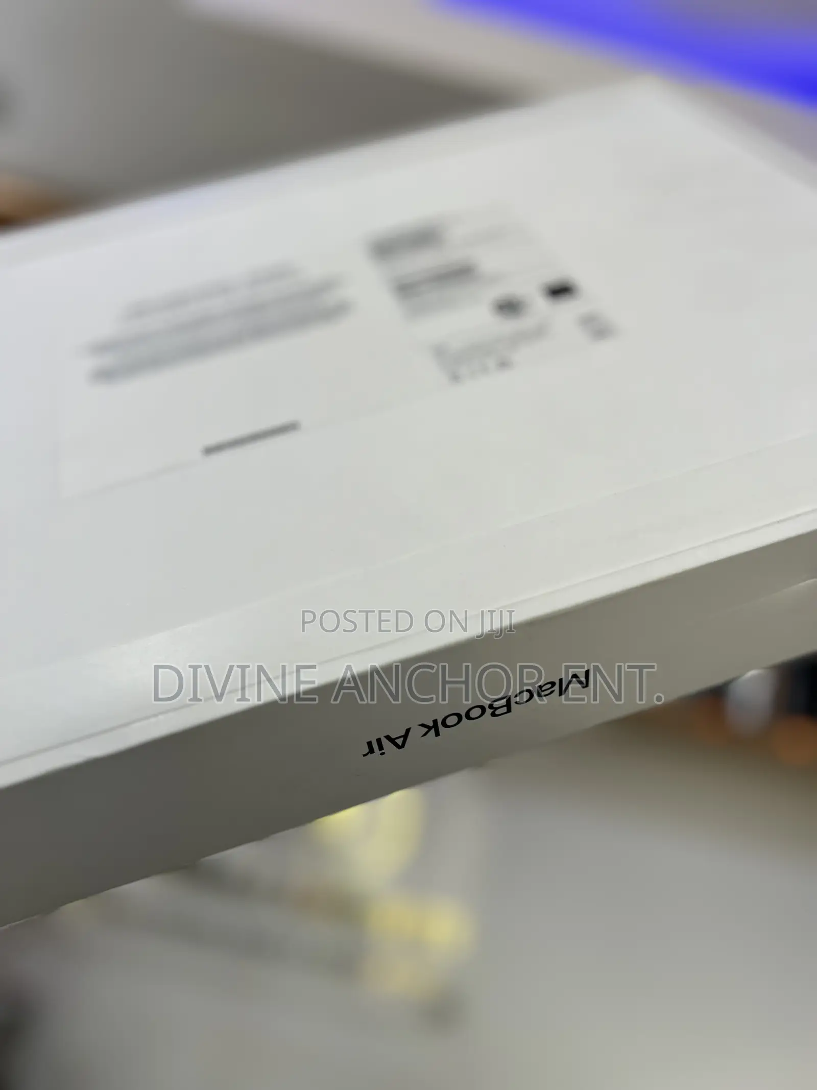New Laptop Apple MacBook Air 2022 M2 16GB Apple M2 SSD 256GB