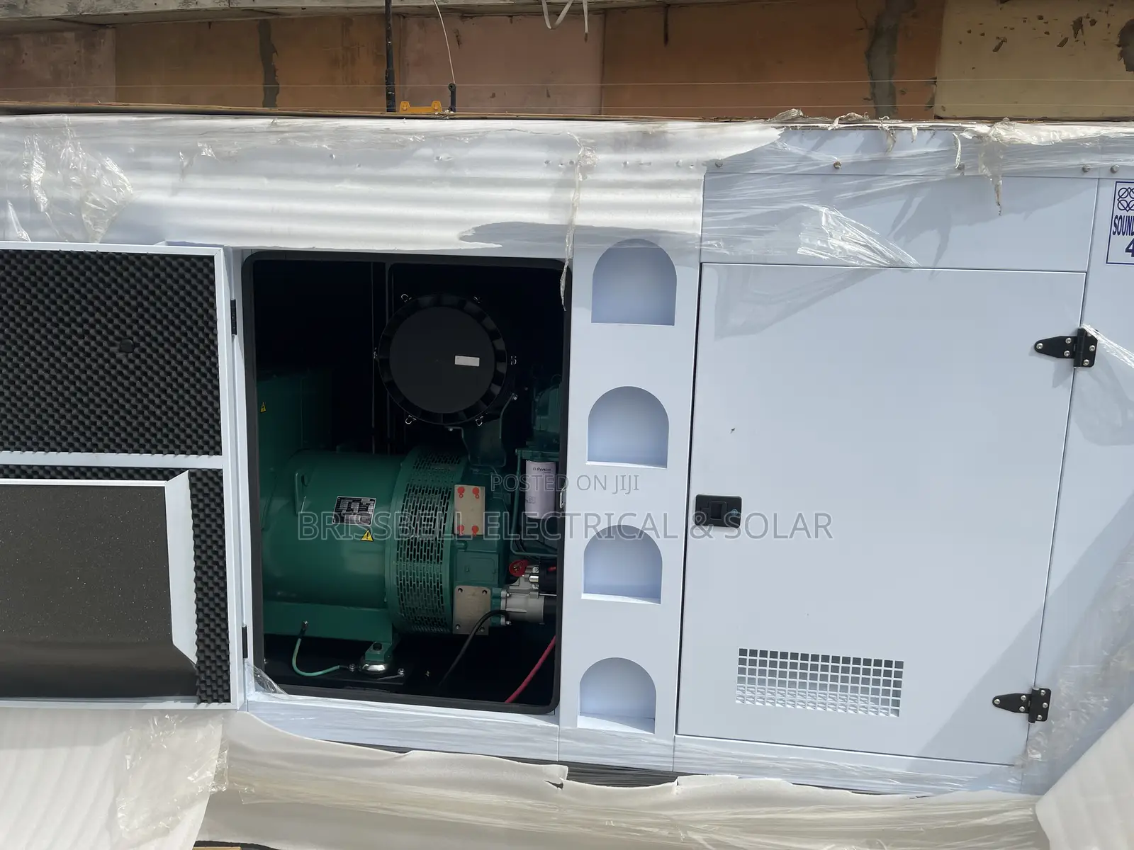 Powerful England Perkins Soundproof Diesel Generator 400kva