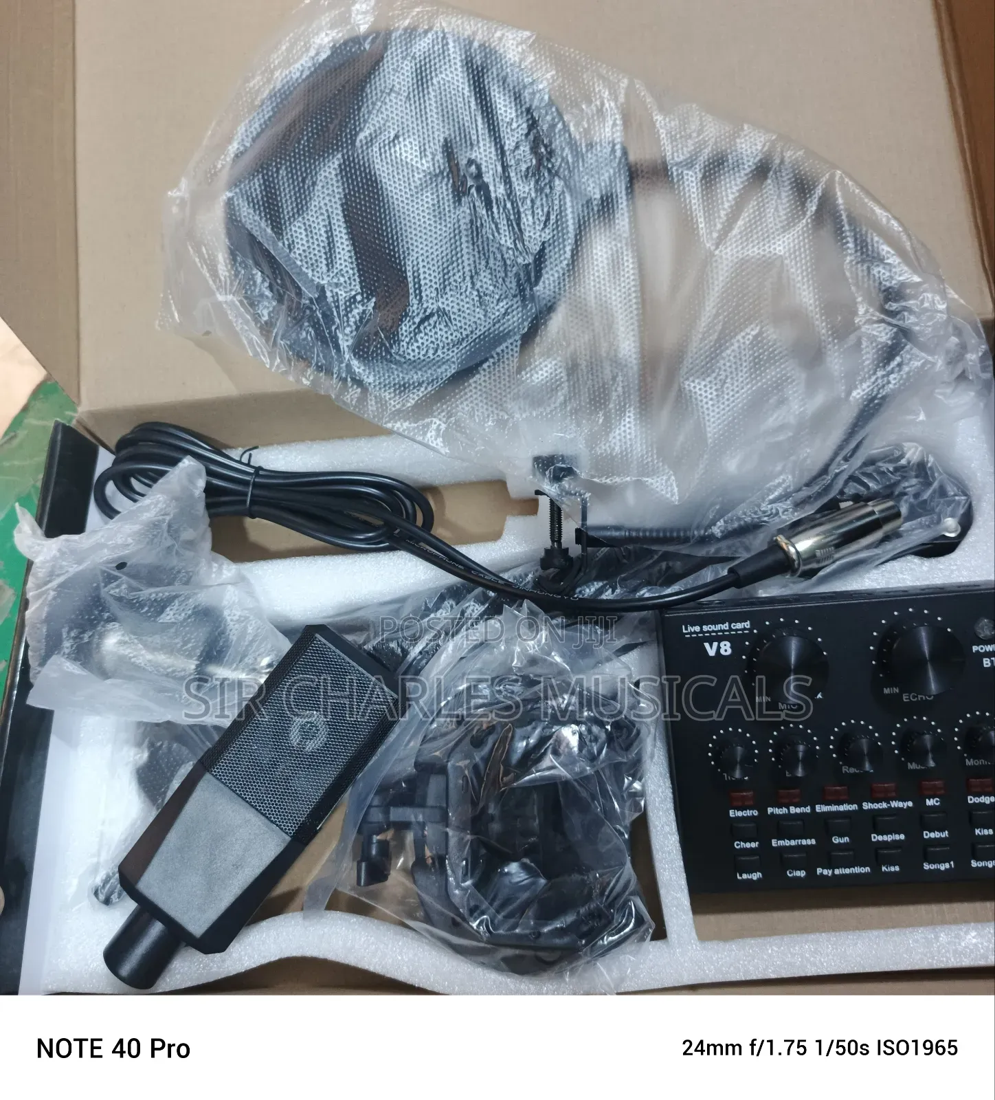 Autne Htlca LGT 240 Studio Condenser Mic With V8 Sound Card