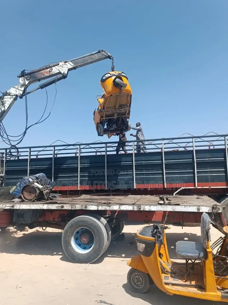 TVS King Cargo 2022 Yellow
