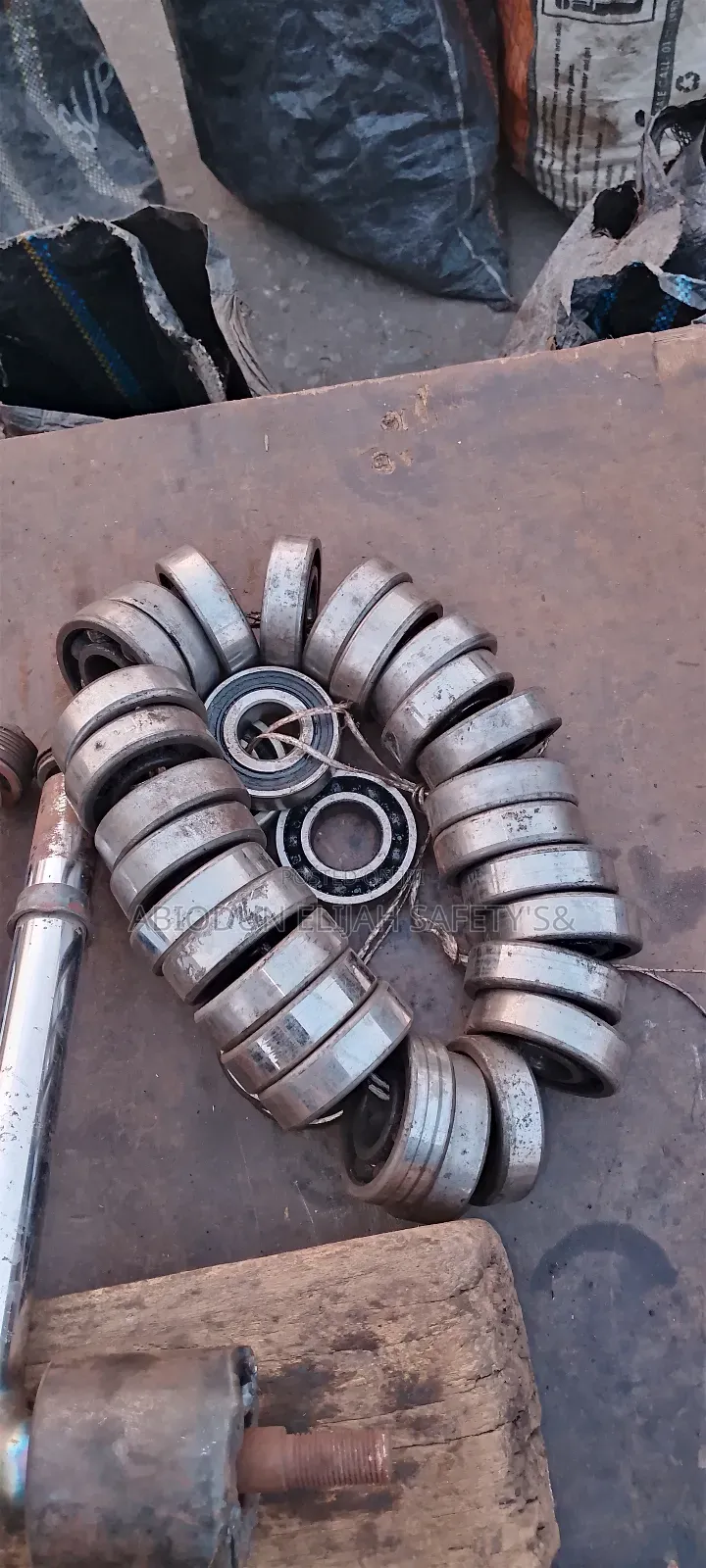 Original Quality Bearings Borres Different Sizes Available