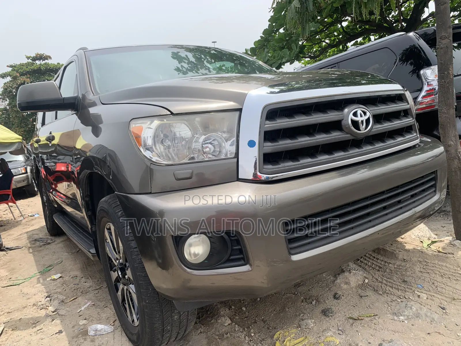 Toyota Sequoia Limited 4dr SUV 4WD (5.7L 8cyl 6A) 2012 Brown