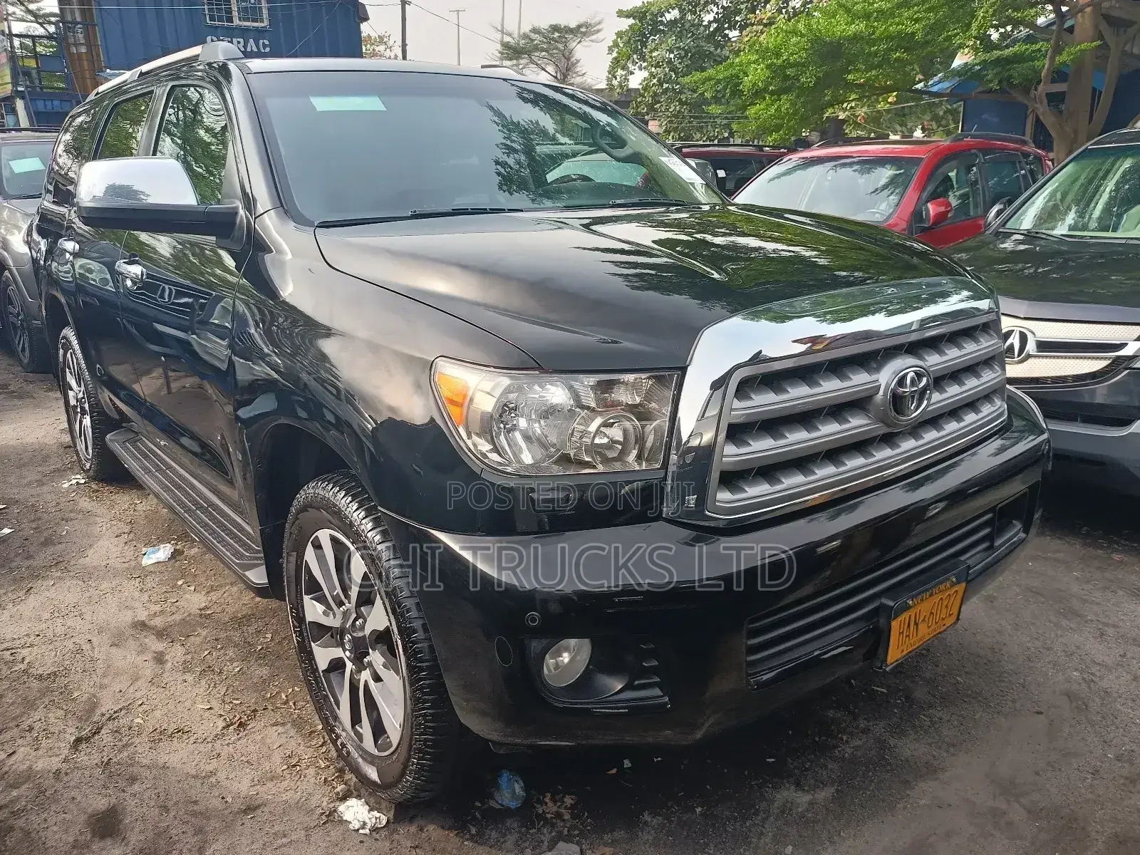 Toyota Sequoia Platinum FFV 4dr SUV 4WD (5.7L 8cyl 6A) 2010 Black