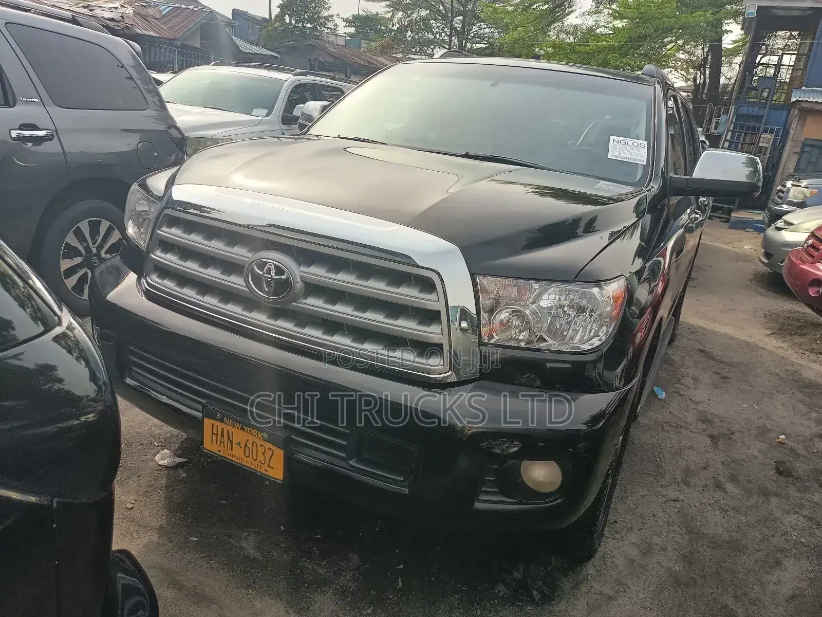 Toyota Sequoia Platinum FFV 4dr SUV 4WD (5.7L 8cyl 6A) 2010 Black