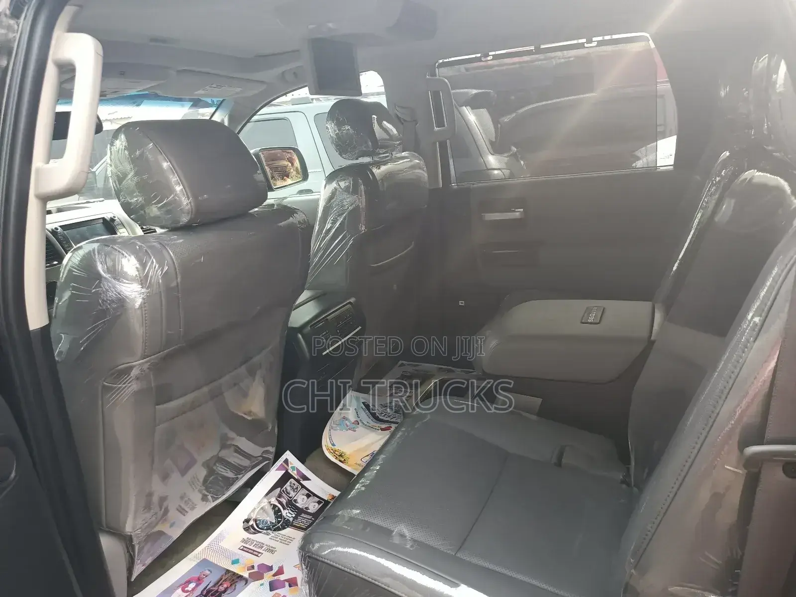 Toyota Sequoia Platinum FFV 4dr SUV 4WD (5.7L 8cyl 6A) 2010 Black