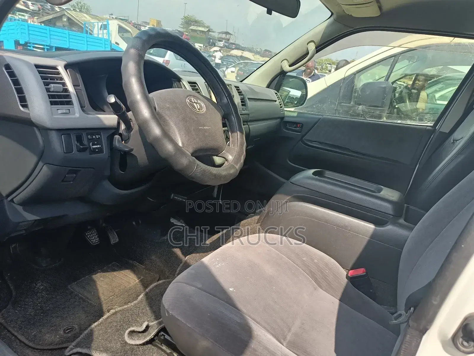Toyota HiAce 2010 Black