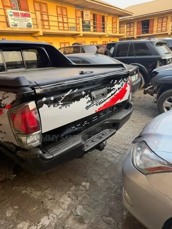 Rolling Booth Cover Toyota Tacoma Available