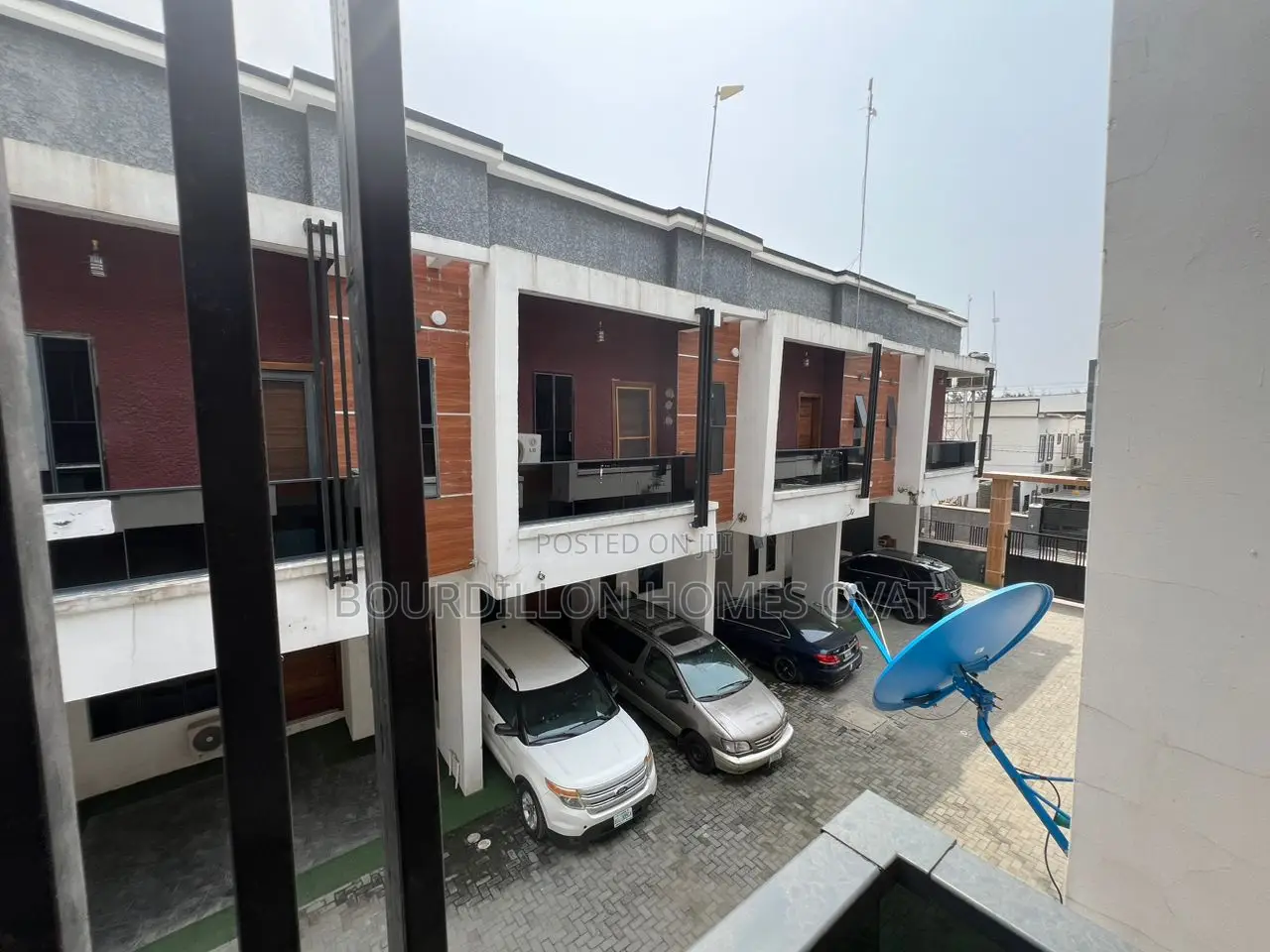 3bdrm Duplex in Ikota for sale