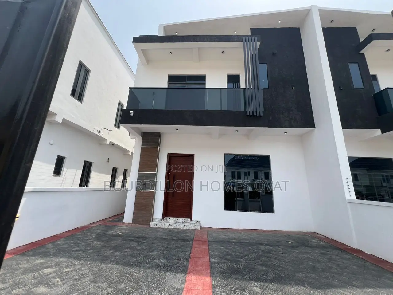 4bdrm Duplex in Ikota for sale