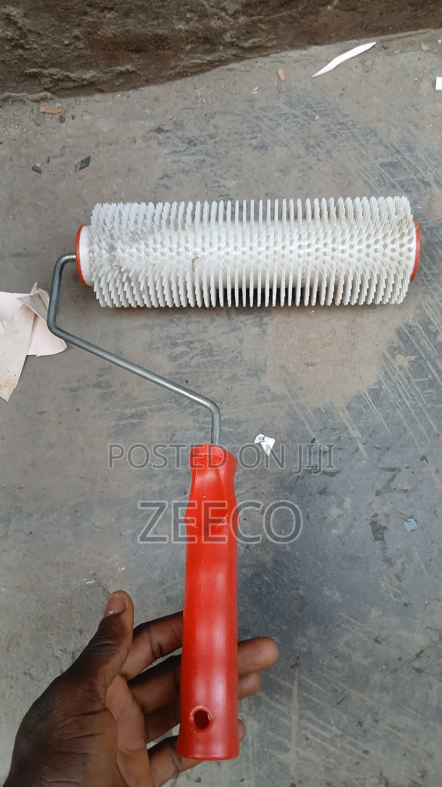9" Spike Roller