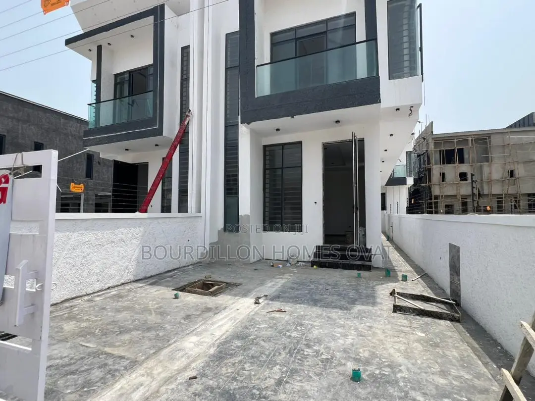 4bdrm Duplex in Ikota for sale