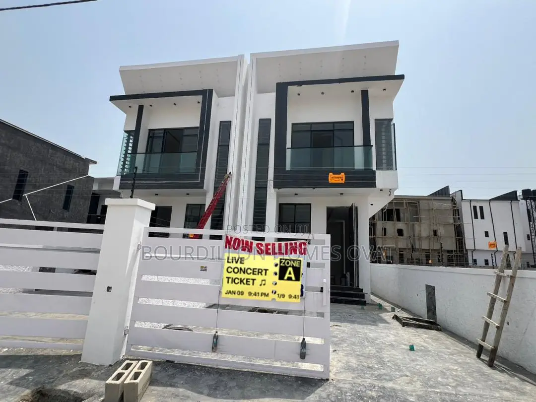 4bdrm Duplex in Ikota for sale