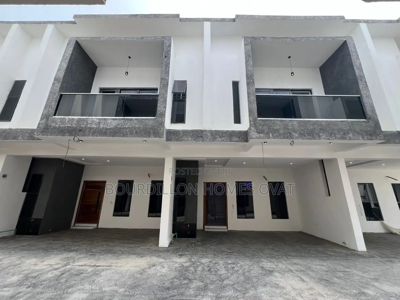 4bdrm Duplex in Ikota for sale