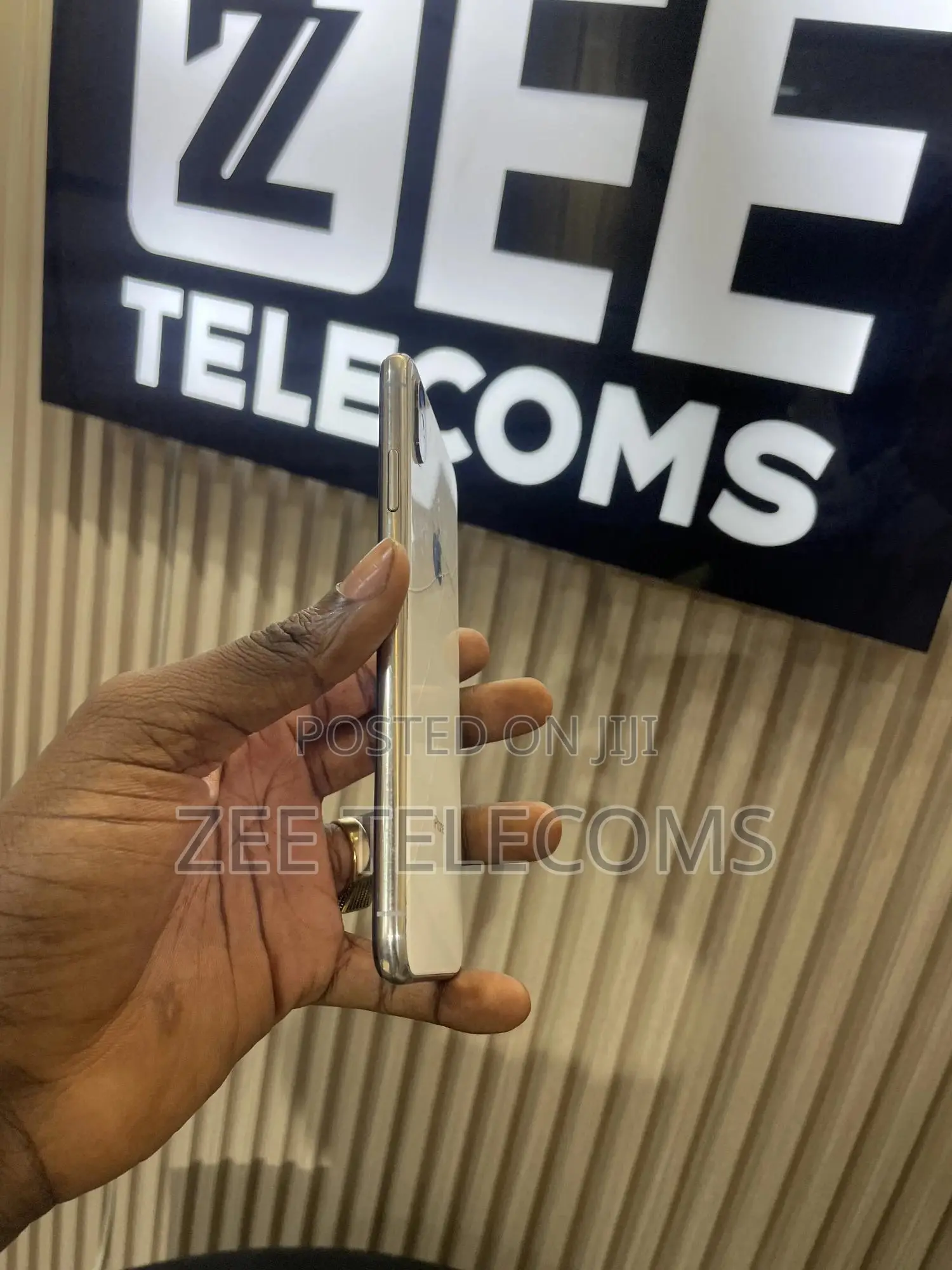 Apple iPhone XS Max 64 GB White