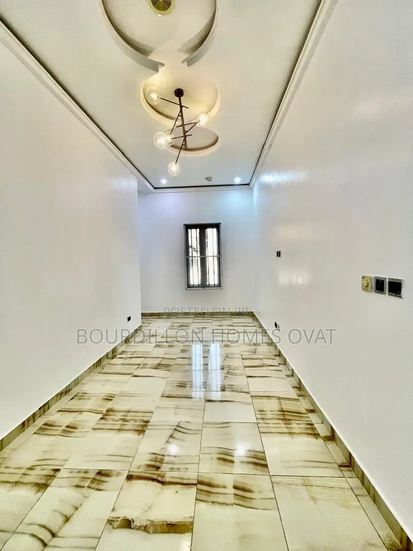 5bdrm Duplex in Ikate for sale