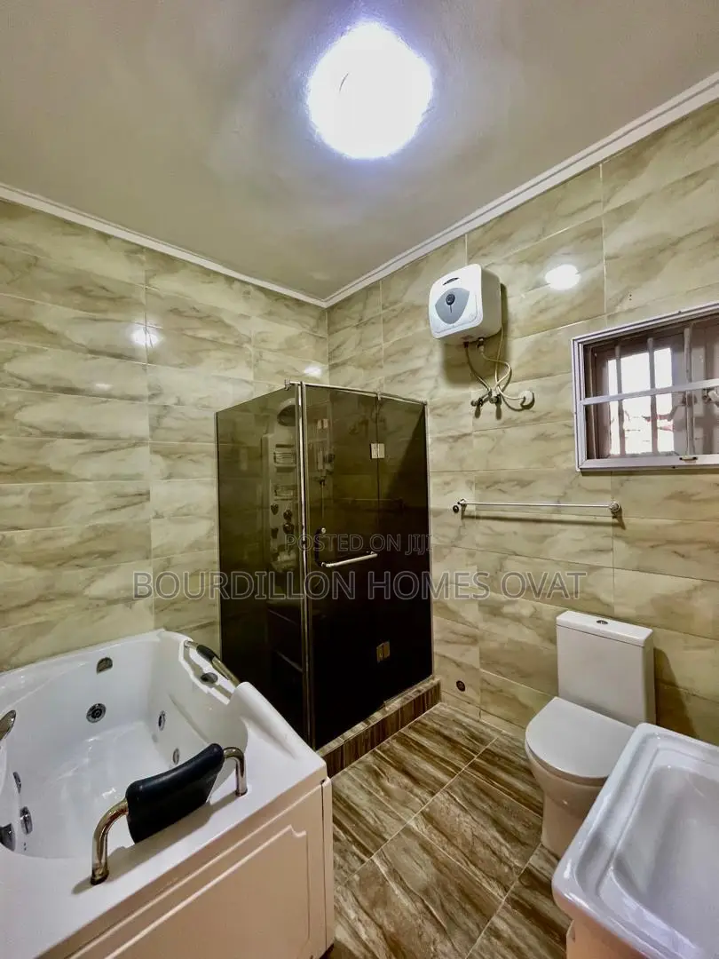 5bdrm Duplex in Ikate for sale